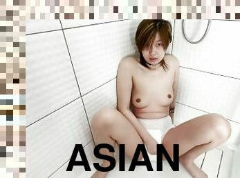 Asian teen pee in diaper and masturbate