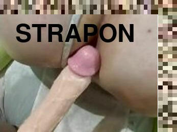 strapon, taratura, ciorapi, dildo, cur-butt, muschiulos, dominare, femdom