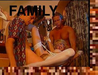 Another Totally Kinky Family - Episode 03