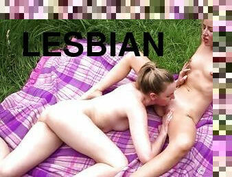 orgazmas, laukas, putytė, mėgėjai, analinis, mažulės, lesbietės, dulkinimas-pirštu, blondinė, fetišas