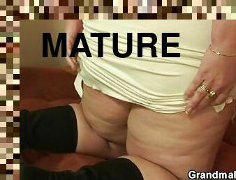 tate-mari, grasa, bunica, batran, pasarica, matura, bunicuta, mama, bbw, sex-in-trei