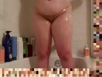 Chubby BBW Vanilla Faith Ardalan takes a shower