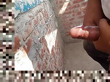 Desi girl outdoor handjob in park, 