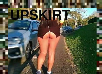 ulkotiloissa, julkinen, pillu-pussy, vaimo, amatööri, hameen-alle, pikkuhousut, kiimainen, tuhma-naughty, fetissi