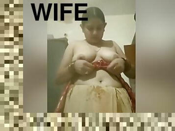 Sexy Desi Wife Showing Her Boobs