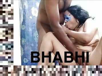 Exclusive- Desi Bhabhi Blowjob And Hubby Pussy Fingering For Cum
