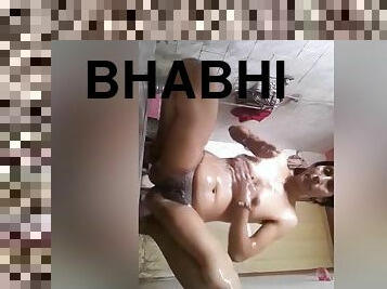 Today Exclusive- Famous Priyarani Bhabhi Record Her Bathing Clip For Fanss