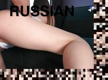 Porn from the home archive of a Russian girl, how well she takes a dick in her mouth there????