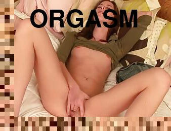 orgasme, fisse-pussy, amatør, teenager, fingering, undertøj, solo, påklædt-sex, våd, brunette