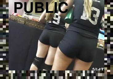 pubblici, ragazze-giovani, scene-rubate, giovani18, belle, uniformi