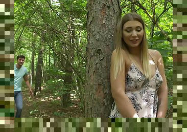 Nymphomaniac Young Harlot Gets Bonked In The Forest