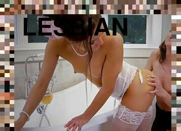 Hot teen lesbians make me cum twice!