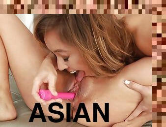 Squirting Asians: exotic lesbians toying and eating out their cunts