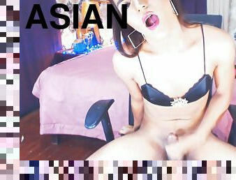 Very Hot Asian Shemale Masturbating On Webcam