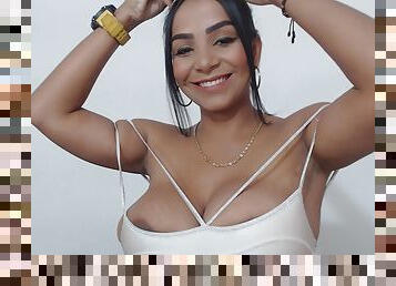 Venezuelan Girl Spreads Rear End Cheeks So Close