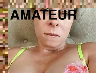 Amateur self play with pussy