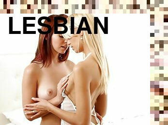 lesbian-lesbian, gambarvideo-porno-secara-eksplisit-dan-intens, kaki, berambut-merah, berambut-pirang, pakaian-dalam-wanita, dicukur