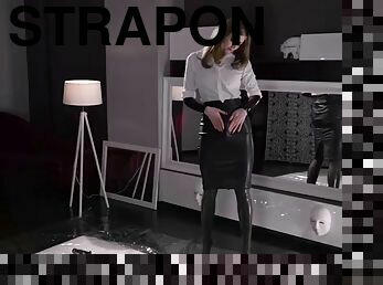 masturbare-masturbation, strapon, latex