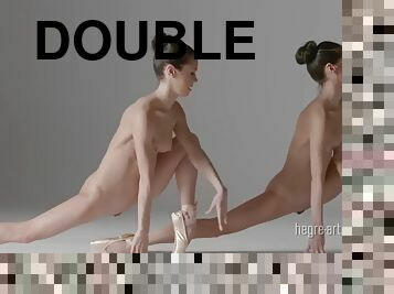 public, jouet, double, brunette, flexible, pénétrante