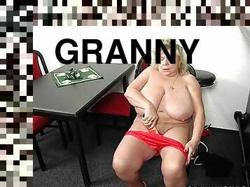 Fat granny with huge boobs gets an orgasm