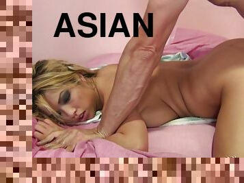 Asian blonde babe gets her wet cunt replacement