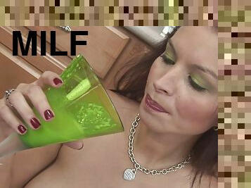 Dirty stimulation for milf's cramped vag