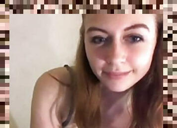 chatte-pussy, amateur, ados, rousse, jeune-18, chambre-a-coucher, webcam, solo, rasé, petits-seins