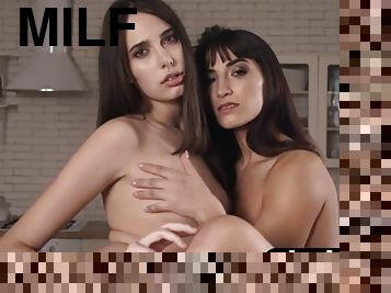 lesbian-lesbian, jenis-pornografi-milf, ditindik, manis, menggoda