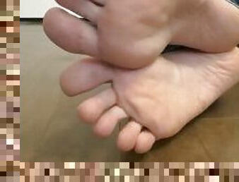 French dirty talks feet