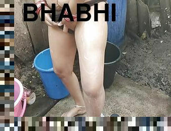 Bhabhi Hot Boobs And Ass Bathing