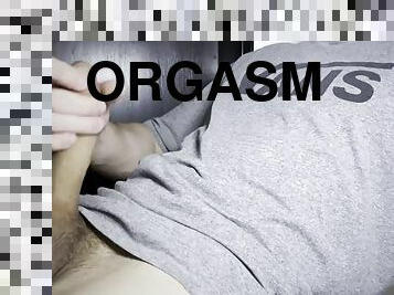SESSION ON THE BORDER: I reach orgasm until I cant resist any longer and I cum - eating my sperm
