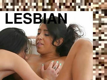 Seductive lesbians crazy xxx video