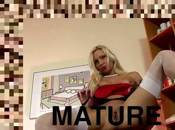 masturbare-masturbation, amatori, matura, ciorapi, europeana, blonda, euro, lenjerie, fetish, solo