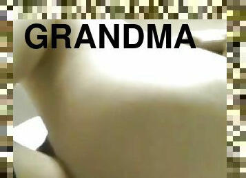 mormor, masturbation, orgasm, gamling, blond, underkläder, höga-klackar