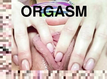 clitoris, imens-huge, masturbare-masturbation, orgasm, pasarica, cu-degetelul, sperma, solo, uda, virgina