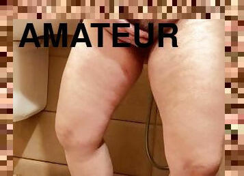 banyo-yapma, kıllı, işeme, amcık-pussy, amatör, olgun, iri-göğüslü, duş, tek-kişilik, bacaklar