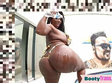 Black bootylicious ts twerks before blowjob and fucking