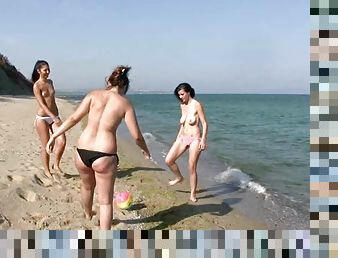 nudisti, pubblici, fichette, spiaggia, trio, naturali, bikini, vulve-rasate