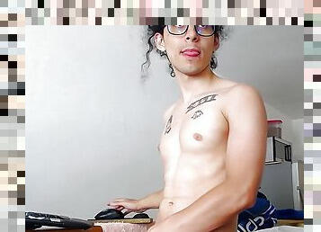 polla-enorme, gay, jóvenes18, webcam, con-piercings, a-solas, gay-joven, tatuaje