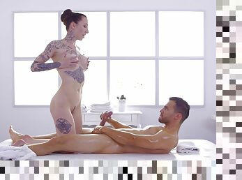 Erotic massage turns pretty nasty for this elegant masseuse