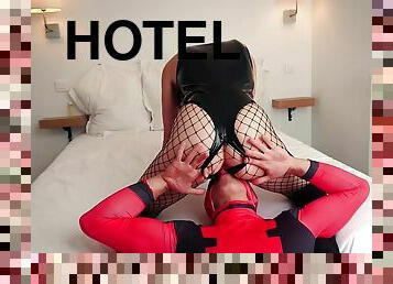 latex, ydmygelse, hotel, brunette, drillende