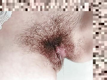 HAIRY PUSSY PEE