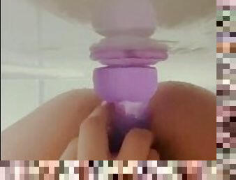 OF creator FayeeBabby playing in the shower with. 7’ dildo