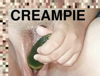 Jugando con pepino en mi rica vagina????