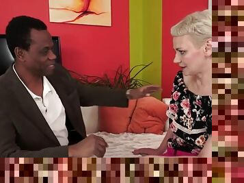 Gorgeous gilf screwed by her black lover