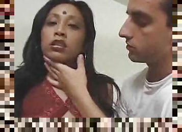 Sensual Pussy Licking For This Indian Babe
