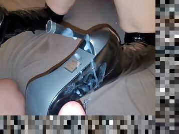 My first handjob with my feet in my sexy boots... come spray my shoes