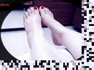 Anna shows her feet and beautiful toes on the bed. pretty sexy