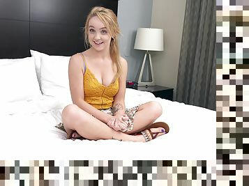 Elegant blonde filmed when dealing the dick like in the movies