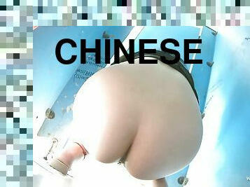 chinese girls go to toilet.317